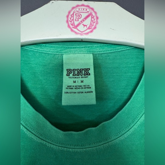 ❌SOLD❌ VS PINK LONG SLEEVE CAMPUS TEE SHIRT GREEN BLACK SCRIPT BLOCK LOGO NWOT - Picture 5 of 6